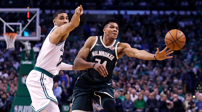 НБА: Бостон у седмом мечу срушио Милвоки, Голден Стејт без проблема повео против Њу Орлеанса